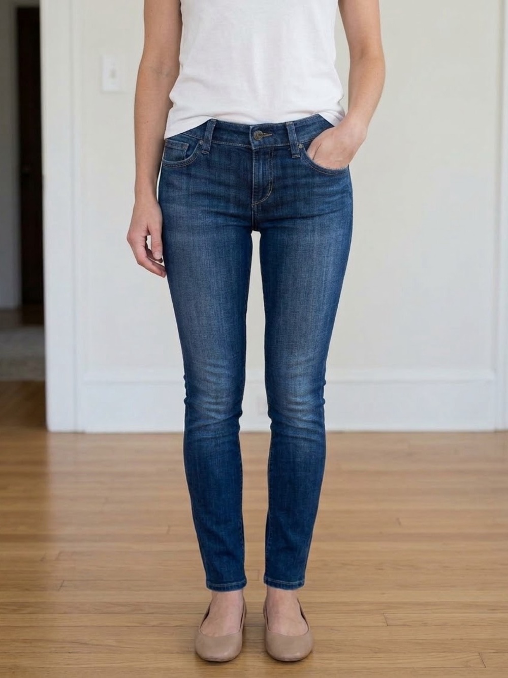 Joe's Jeans The Icon Mid-rise Skinny Jeans in Winnie Size 26